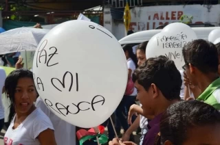 Arauca pide paz: Desde el Hospital San Vicente hasta la alcaldía de Arauca marcharon miles de personas para rechazar lo atentados que ha cometido las guerrillas del ELN y las Farc.
